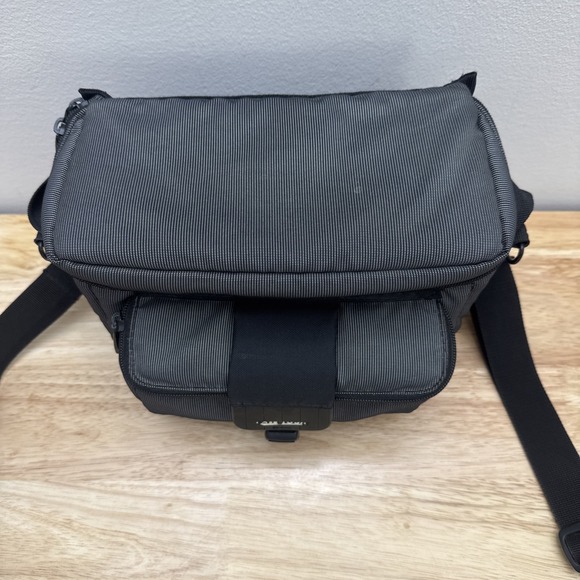 Case Logic Gray Medium Sized Camera Bag Shoulder Or Hand Carry - Picture 3 of 16